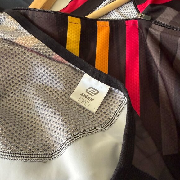 Eliel Men's Cycling Kit:  Bibs and Jersey - Picture 5 of 6